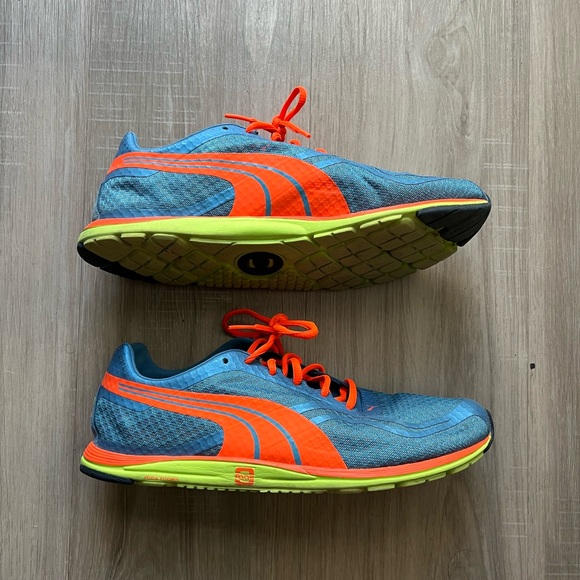 Puma neon sneakers. Size 9. Beautiful pair of shoes!! Very comfortable!! - Picture 2 of 4